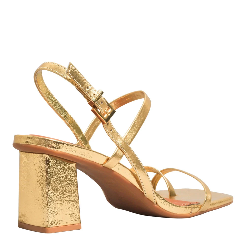 Sandália Metalizado Reflexo Bico Quadrado Dourado - vista 3 de 3